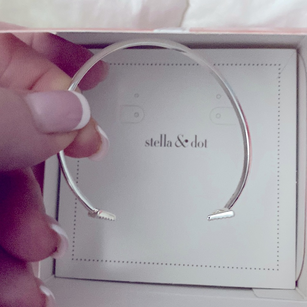 New Stella & Dot Pave arrow cuff silver plated